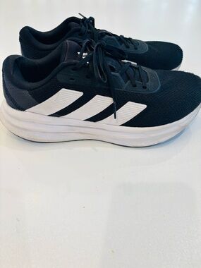 adidas Men’s Black & White Athletic Running Sneakers size 8